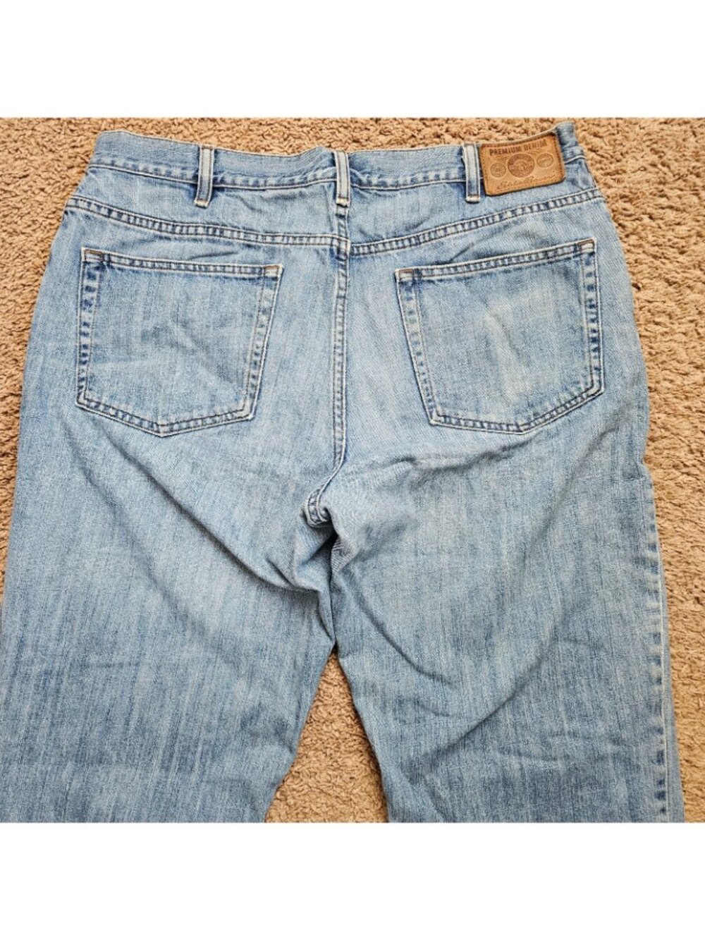 Eddie Bauer Jeans Mens Tag 38x34 Act 37x32 Classic Fit Straight Distressed Denim - Picture 6 of 8